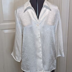 👍Joanna Women's Blouse Medium Size Made in China Long Sleeve.White Pearl Color